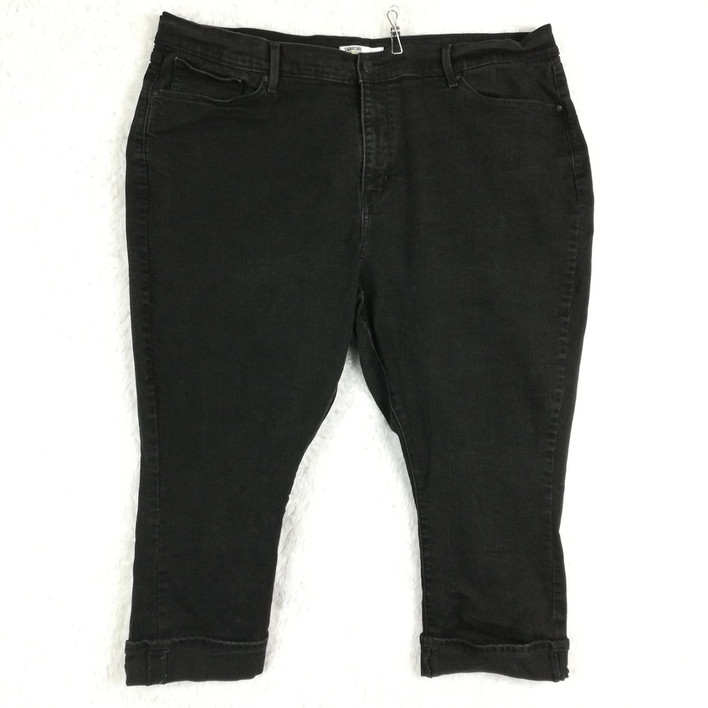 Signature Levi Strauss Gold Womens Jeans Mid Rise Capri Black Denim Plus 24